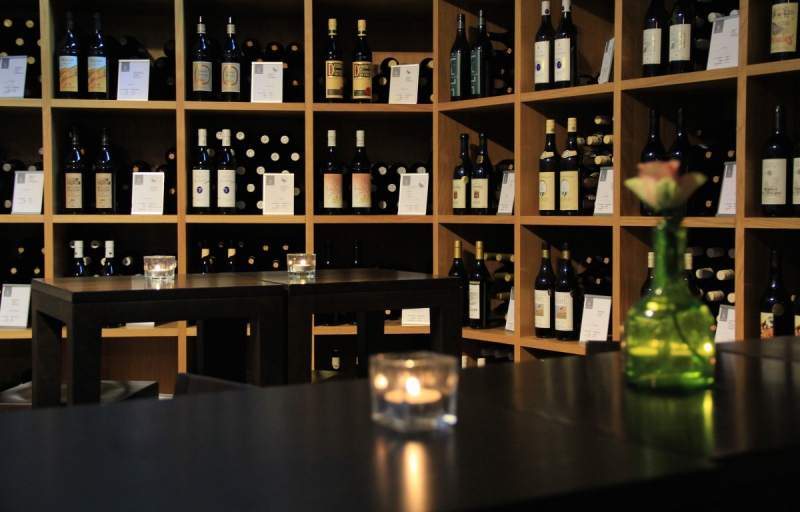 magasin-ST CEZAIRE SUR SIAGNE-min_wine_vinorama_wine_bottle_cellar_red_wine_wines_storage_wine_rack-1077047